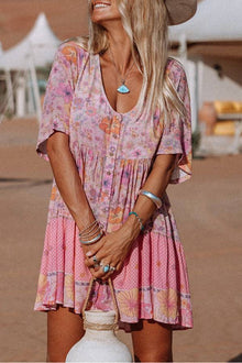 Chelsea® | Multicolored short ruffle dress with hibiscus flower print
