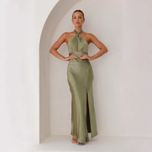 Karol® | Sofia Dress – Flowing elegance with halterneck detail
