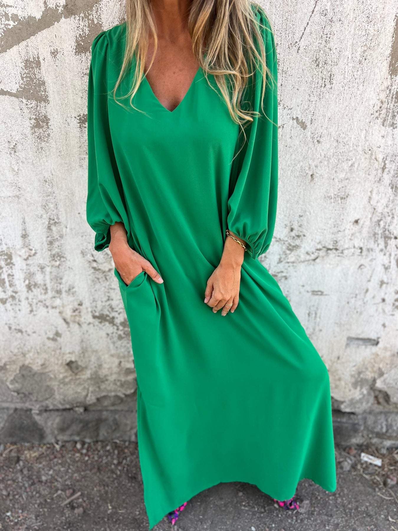 Teresa® | Elegant women's V-neck maxi dress