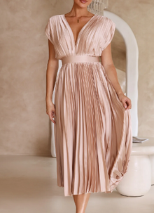 Ilaria® | Elegant Dress With Sleeves