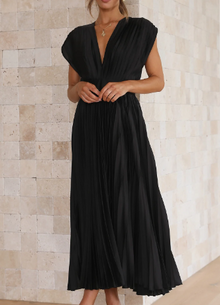 Ilaria® | Elegant Dress With Sleeves