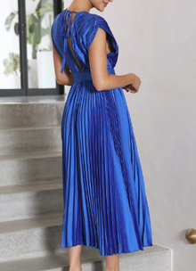 Ilaria® | Elegant Dress With Sleeves