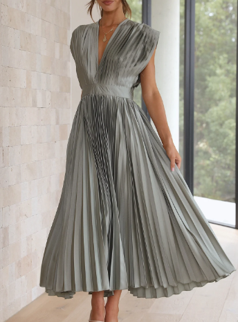 Ilaria® | Elegant Dress With Sleeves