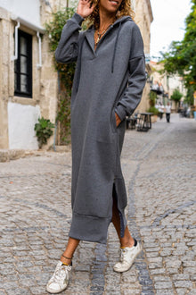 Edith | Hooded dress with V-neck, pockets and slits and zip fastening