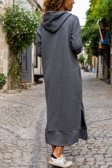 Edith | Hooded dress with V-neck, pockets and slits and zip fastening