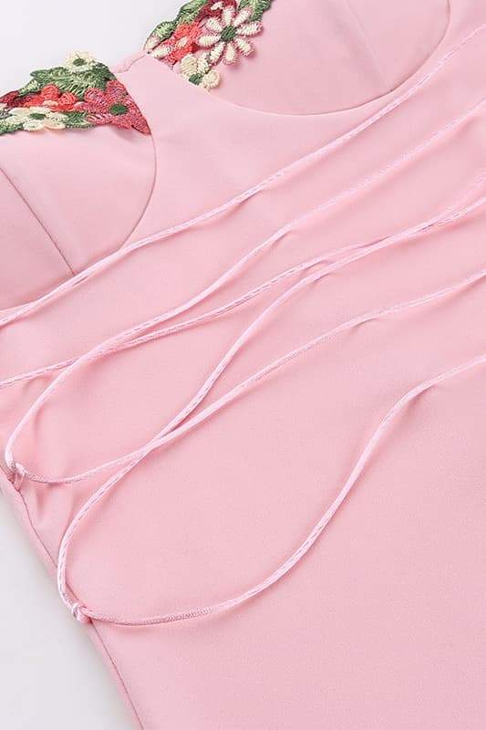 Leonor® | Midi dress with floral embroidery and laces