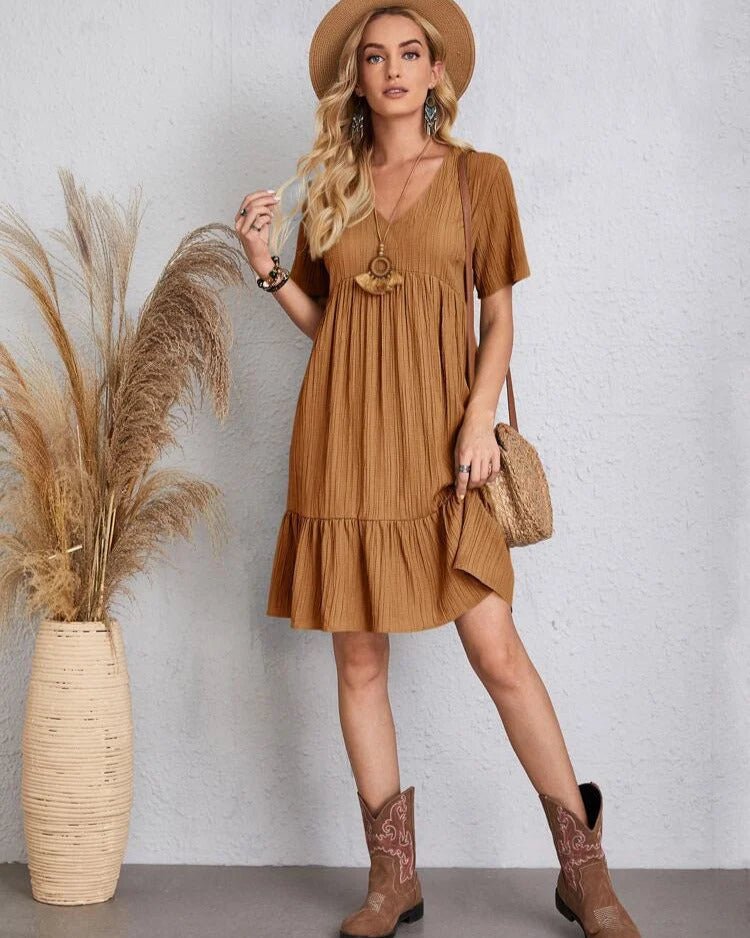 Adriana® | Vintage Dress With V-Neck & Lace Design