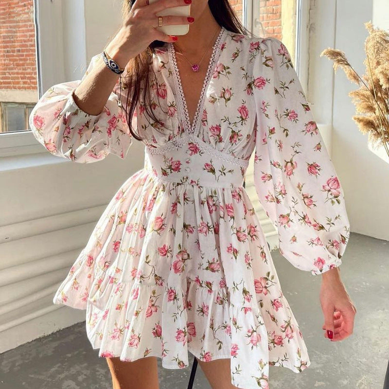 Emery® | Short floral dress with V-neck