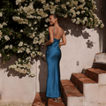 Elizabeth® | Satin dress with an open back and elegant design