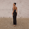 Elizabeth® | Satin dress with an open back and elegant design